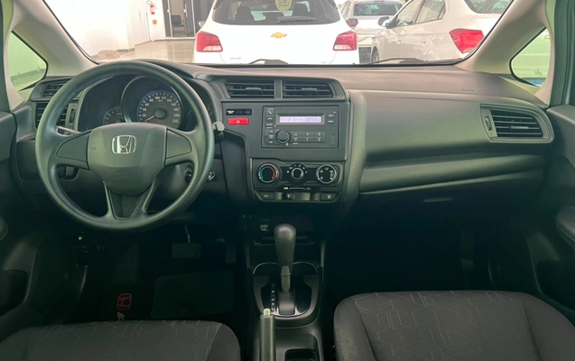 imagem-https://www.socarrao.com.br/sc-vehicle-images-prod/2801333/1789770884435-yVBCDCKGpcnFzmSiXKxSQkgfyl6yYOLU.jpg