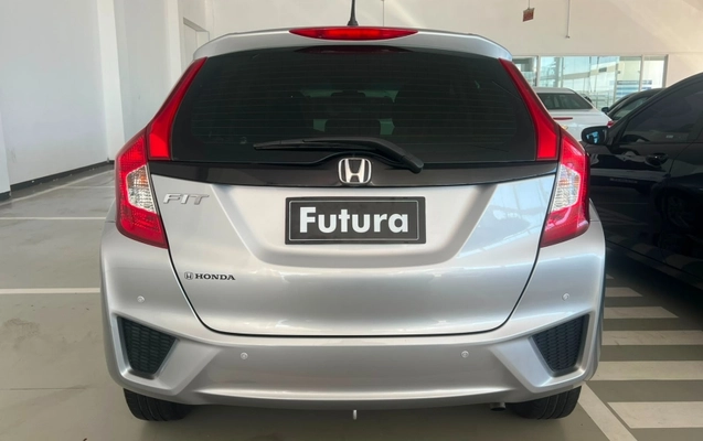 imagem-https://www.socarrao.com.br/sc-vehicle-images-prod/2801333/1789770884446-OOR9J0PdIpFepSZKD2OYrm9c5lZmiRfx.jpg