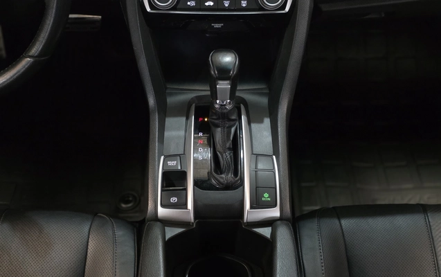 imagem-https://www.socarrao.com.br/sc-vehicle-images-prod/2801425/1784751840435-1_052135.jpg