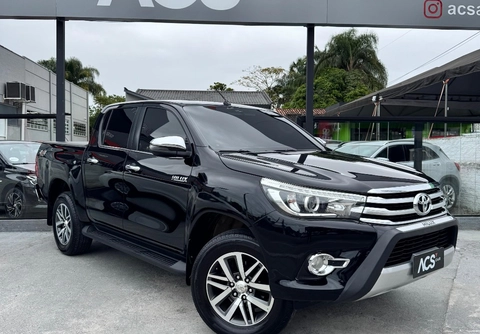 Toyota Hilux SW4 2017 Preto — foto 1 de 3