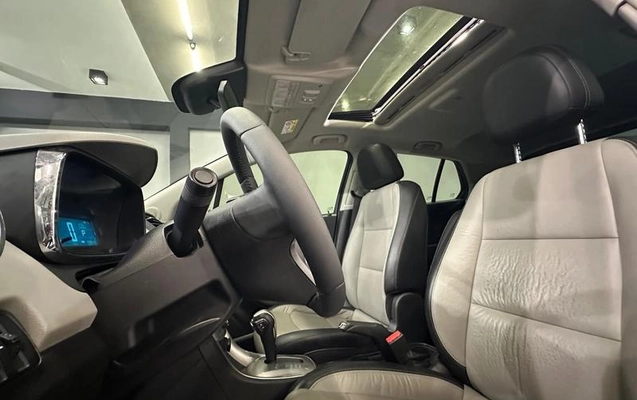 imagem-https://www.socarrao.com.br/sc-vehicle-images-prod/2803100/1791209941558-8288617_9_B_fae996f572.jpeg