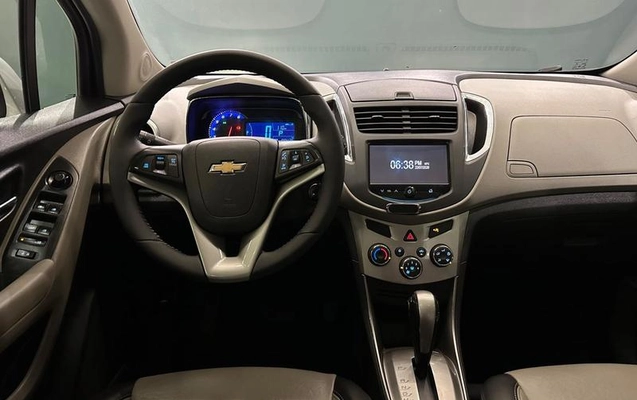 imagem-https://www.socarrao.com.br/sc-vehicle-images-prod/2803100/1791209941560-8288617_14_B_448b503285.jpeg