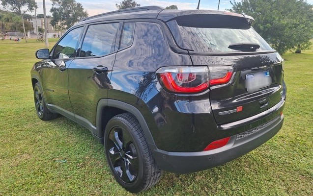 imagem-https://www.socarrao.com.br/sc-vehicle-images-prod/2803944/1785001110517-MTVmMzUxZDQtMDdhMC00NWIyLTliOTItMTExYzg0NWY3NTIyLmpwZw.jpg