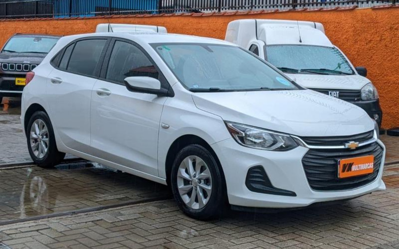 Chevrolet Onix 2023 Branco — foto 1 de 3