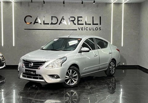 Nissan VERSA 2018 Prata — foto 1 de 3