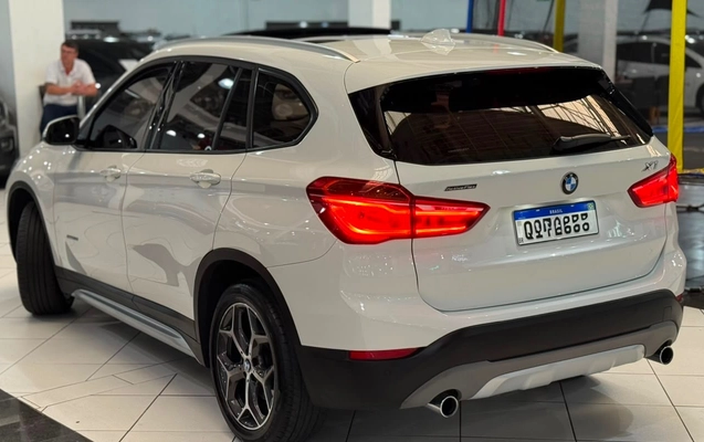 imagem-https://www.socarrao.com.br/sc-vehicle-images-prod/2814930/1784814144435-Mjg2OTVlMTktOTNiMi00ZGEzLTk3ZjUtMjJhMDI1NmM1NjdlLmpwZWc.jpeg
