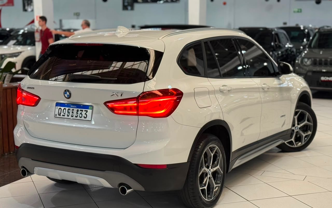 imagem-https://www.socarrao.com.br/sc-vehicle-images-prod/2814930/1784814144567-YzVmYWE4MjctNWMxYy00MzYyLTk0NGItMDM4OWQ1ZDExNzI2LmpwZWc.jpeg