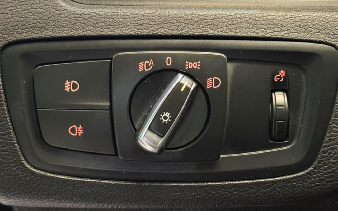 imagem-https://www.socarrao.com.br/sc-vehicle-images-prod/2814930/1784814145144-NDJlM2Y4ZDItMWVkNS00NTY1LTg5OTEtMjJkNDIwN2Q2M2YwLmpwZWc.jpeg