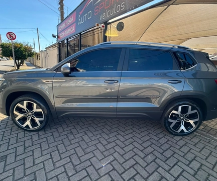 Volkswagen Taos 2024 Cinza — foto 1 de 3