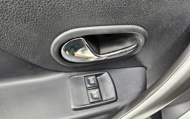 imagem-https://www.socarrao.com.br/sc-vehicle-images-prod/2816113/1784819358236-V2hhdHNBcHAgSW1hZ2UgMjAyNi0wNy0yMyBhdCAxMS4yMi41MiAoMSkuanBlZw.jpeg