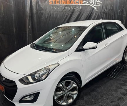 Hyundai i30 1.8 16V Aut. 5p 2015 Branco — foto 1 de 3