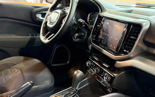 imagem-https://www.socarrao.com.br/sc-vehicle-images-prod/2816316/1785332787795-8307287_14_B_fbef5644bf.jpeg