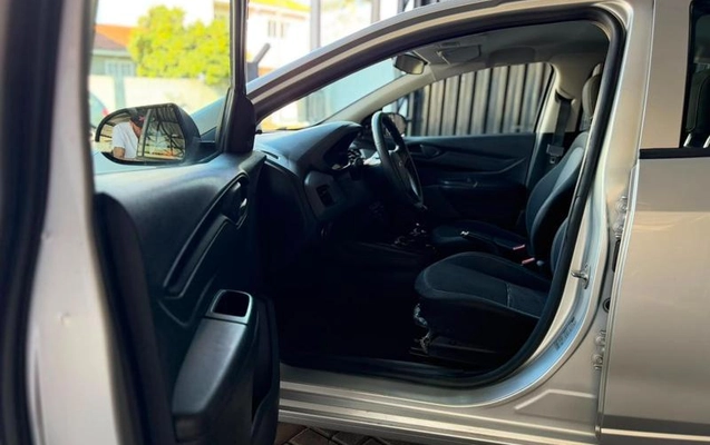 imagem-https://www.socarrao.com.br/sc-vehicle-images-prod/2816632/1789073264391-8307944_7_B_6b1eaf5fde.jpeg