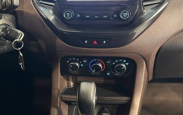 imagem-https://www.socarrao.com.br/sc-vehicle-images-prod/2817360/1784825817678-003_bb6d5b7e0ef949f17aabb4496501058a.jpeg