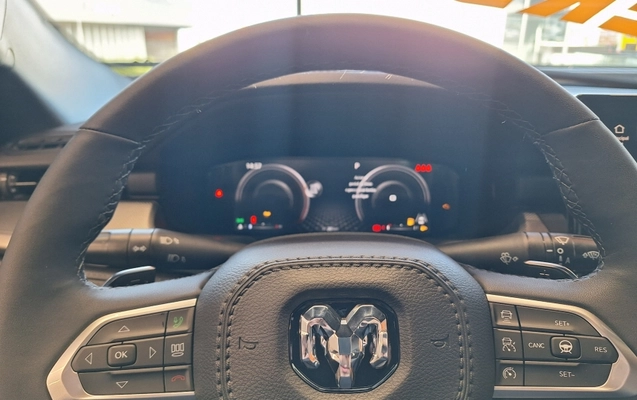 imagem-https://www.socarrao.com.br/sc-vehicle-images-prod/2818258/1784829327550-w7yK6MofCDPuwLAf8DCFwpWYdYae1oBA.jpg