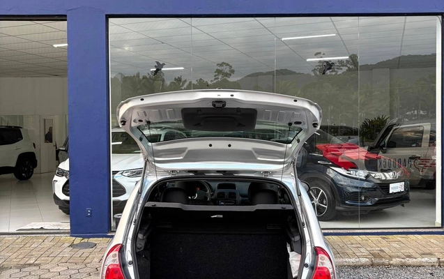 imagem-https://www.socarrao.com.br/sc-vehicle-images-prod/2819361/1784834330745-84a9688380fc44ab976d1175599601b6_1784831497372.jpg