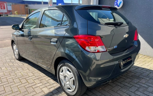 imagem-https://www.socarrao.com.br/sc-vehicle-images-prod/2819579/1787596414410-vehicle_image_1787596383_ed3e85b0eef92ca3219c454ed011917c.jpeg