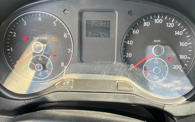 imagem-https://www.socarrao.com.br/sc-vehicle-images-prod/2819992/1784837329521-YTRjZmY3NDgtYjgyOS00NTU3LWIyZGUtYTMzYzUwMTY1NDhiLmpwZw.jpg