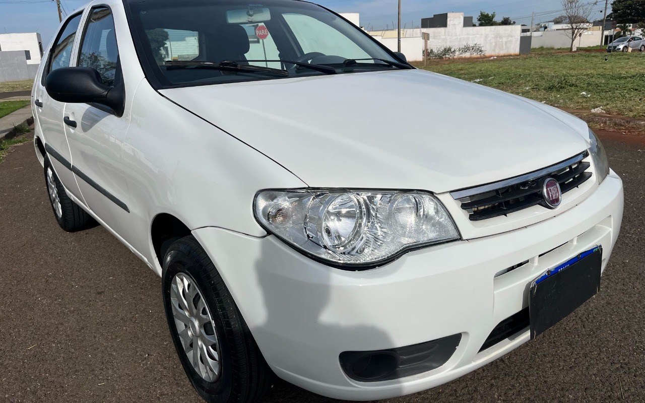 Fiat Palio 2015 Branco — foto 1 de 3