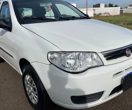 Fiat Palio 2015 Branco — foto 1 de 3