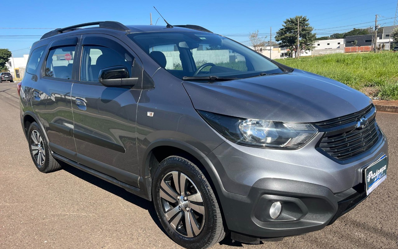 Chevrolet Spin 2023 Cinza — foto 1 de 3