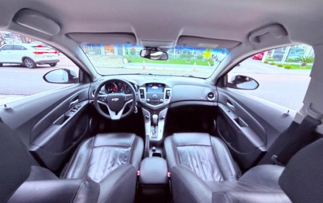 imagem-https://www.socarrao.com.br/sc-vehicle-images-prod/2820365/1792100331836-8304120_2_B_16fc522cd8.jpeg
