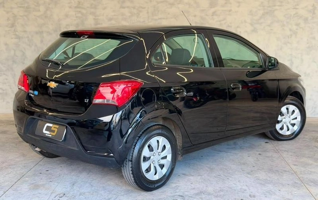 imagem-https://www.socarrao.com.br/sc-vehicle-images-prod/2820615/1789670092451-8260845_6_B_7211d7f744.jpeg