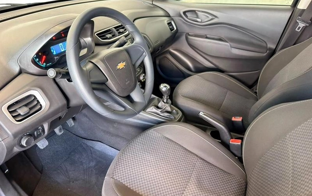 imagem-https://www.socarrao.com.br/sc-vehicle-images-prod/2820615/1789670092460-8260845_15_B_d40167b71e.jpeg