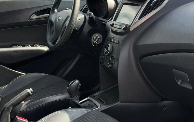 imagem-https://www.socarrao.com.br/sc-vehicle-images-prod/2820885/1784840780814-69436a624b57e694e.jpeg