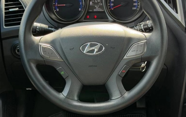 imagem-https://www.socarrao.com.br/sc-vehicle-images-prod/2820885/1784840780818-69436a624b57ada83.jpeg