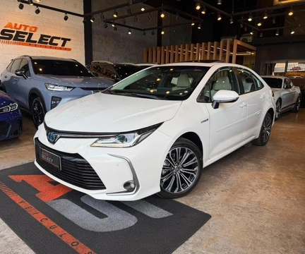 Toyota Corolla 2023 Branco — foto 1 de 3