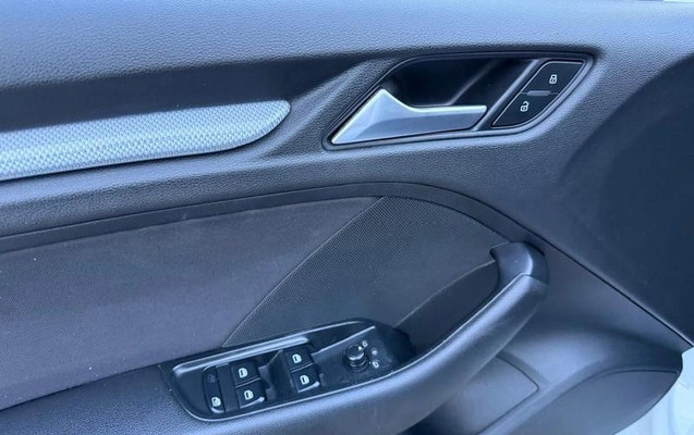 imagem-https://www.socarrao.com.br/sc-vehicle-images-prod/2821161/1787313583337-8307467_14_B_3825177f82.jpeg