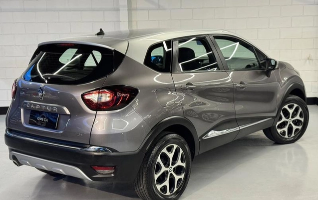 imagem-https://www.socarrao.com.br/sc-vehicle-images-prod/2821476/1787668784987-8309816_3_B_2252cab59d.jpeg