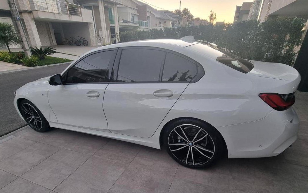 imagem-https://www.socarrao.com.br/sc-vehicle-images-prod/2821820/1784917363727-Ym13LTMyMGktMi4wLTE2di10dXJiby1nYXNvbGluYS1tLXNwb3J0LWF1dG9tYXRpY28td21pbWFnZW0xMjUzMjEzNzM0Ni5qcGc.jpg
