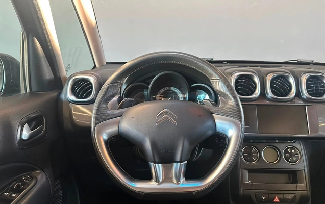 imagem-https://www.socarrao.com.br/sc-vehicle-images-prod/2823507/1784853792896-efeb644ce7c7472b97f6cbbd6f8480d9_1784853673482.jpg