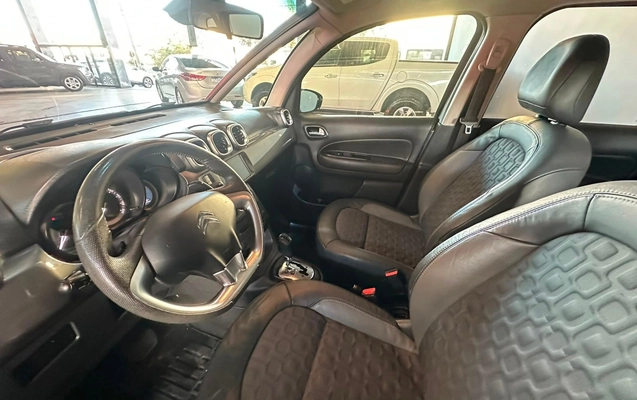 imagem-https://www.socarrao.com.br/sc-vehicle-images-prod/2823507/1784853792898-6cd9f40a68b9462bbe9a35ab505801e1_1784853673489.jpg