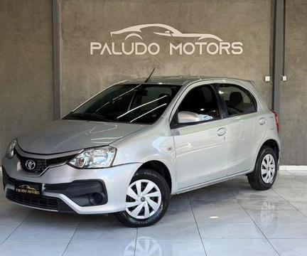Toyota Etios 2018 Prata — foto 1 de 3