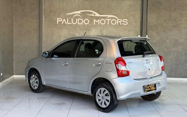 imagem-https://www.socarrao.com.br/sc-vehicle-images-prod/2824478/1786095839929-8310376_2_B_1f92ec67bc.jpeg