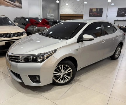 Toyota Corolla 2015 Prata — foto 1 de 3