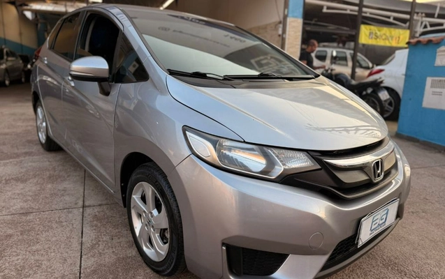 imagem-https://www.socarrao.com.br/sc-vehicle-images-prod/2832308/1789147026668-gb-cbe43e0.jpeg