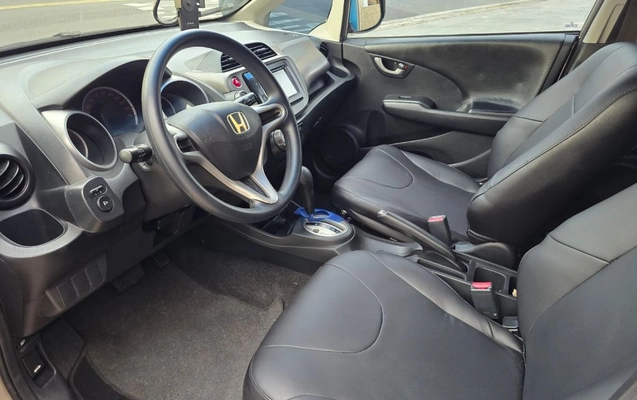 imagem-https://www.socarrao.com.br/sc-vehicle-images-prod/2832308/1789147026680-gb-f22fbe5.jpeg