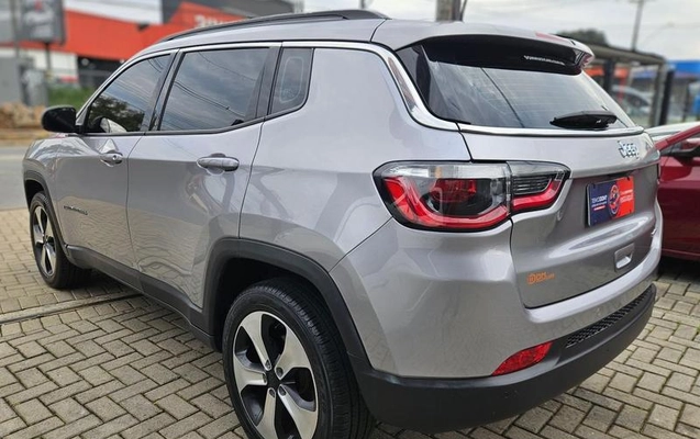 imagem-https://www.socarrao.com.br/sc-vehicle-images-prod/2833346/1789388666526-8310871_10_B_c72ce52cba.jpeg