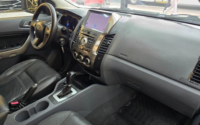 imagem-https://www.socarrao.com.br/sc-vehicle-images-prod/2833363/1788958019648-fFoOr8bnvBQFCOrv9dFCUipSg1ou0hKI.jpg