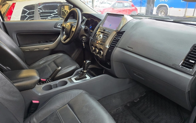 imagem-https://www.socarrao.com.br/sc-vehicle-images-prod/2833363/1788958019649-73lEoUcwNF1xYSaKZIR8u0i9zWXSXwNb.jpg