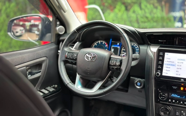 imagem-https://www.socarrao.com.br/sc-vehicle-images-prod/2833364/1788873879033-6c0b16dd-8ca8-434f-8e00-d7803d553ede.jpg