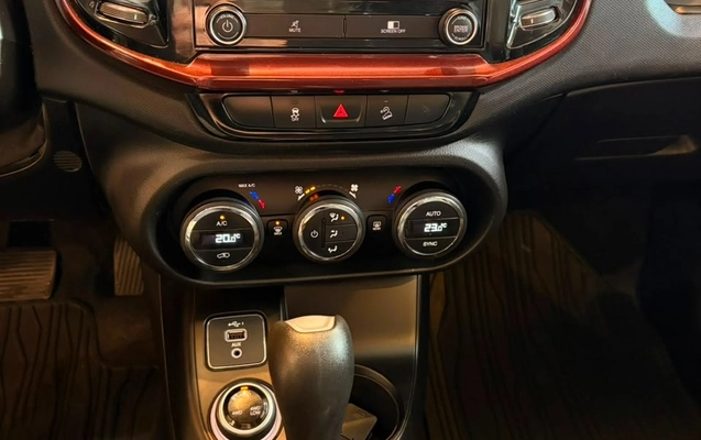 imagem-https://www.socarrao.com.br/sc-vehicle-images-prod/2833684/1784900769249-bfab5bc3-2958-4bd4-af68-6d24bab8374c.jpg