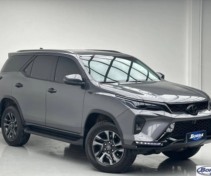 Toyota Hilux SW4 2025 Cinza — foto 1 de 3