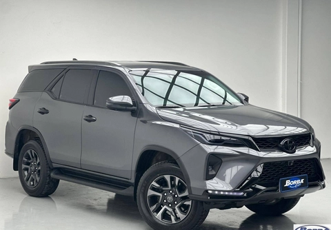 Toyota Hilux SW4 2025 Cinza — foto 1 de 3