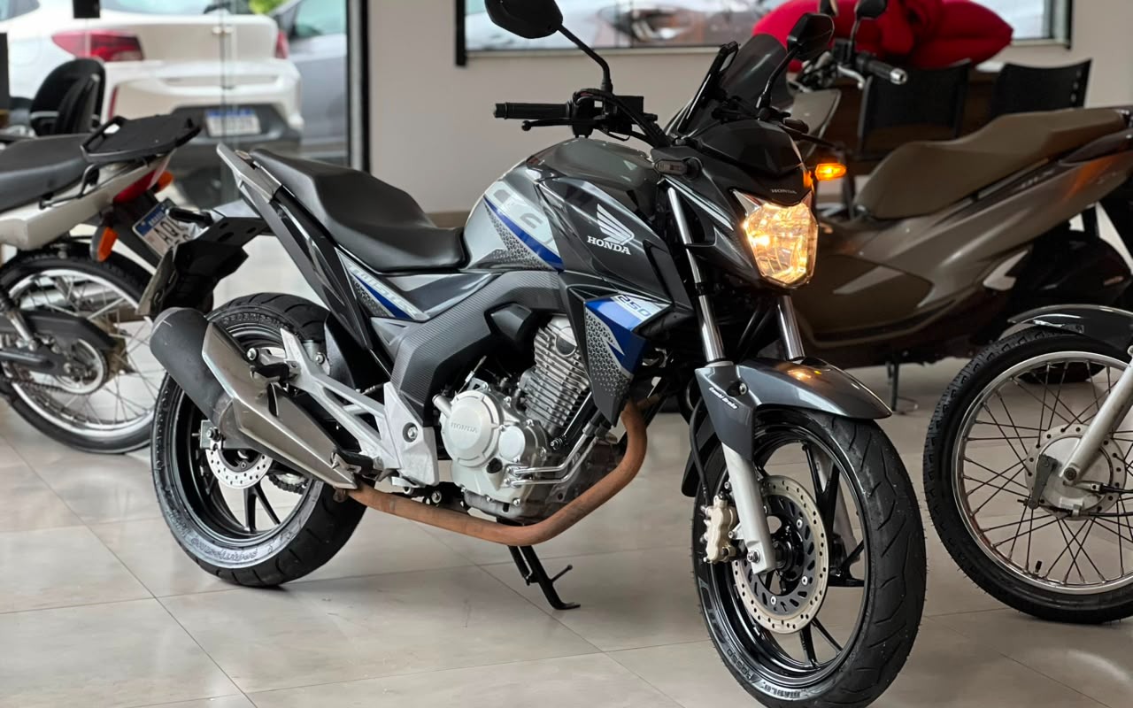Honda CB 250 TWISTER/FLEXONE 2020 Cinza — foto 1 de 3