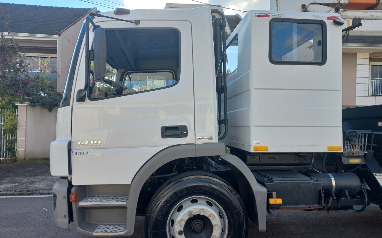 imagem-https://www.socarrao.com.br/sc-vehicle-images-prod/2834376/1789150938910-MTQxOSAyMDEyICg2KS5qcGVn.jpeg